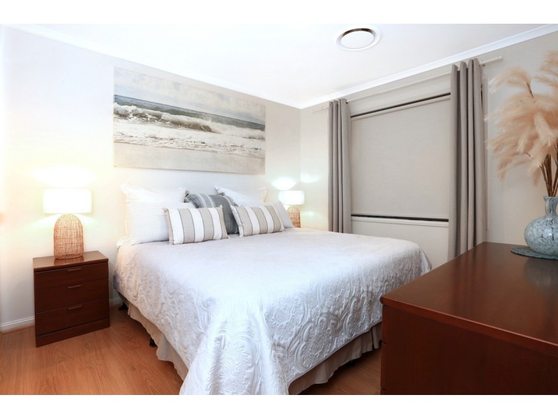 15 Redgum Place, Molendinar QLD 4214