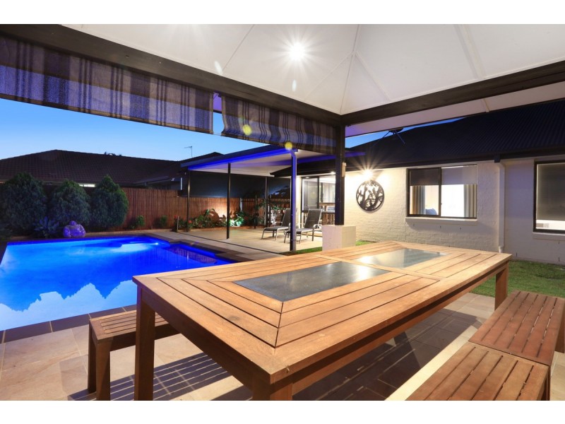 15 Redgum Place, Molendinar QLD 4214