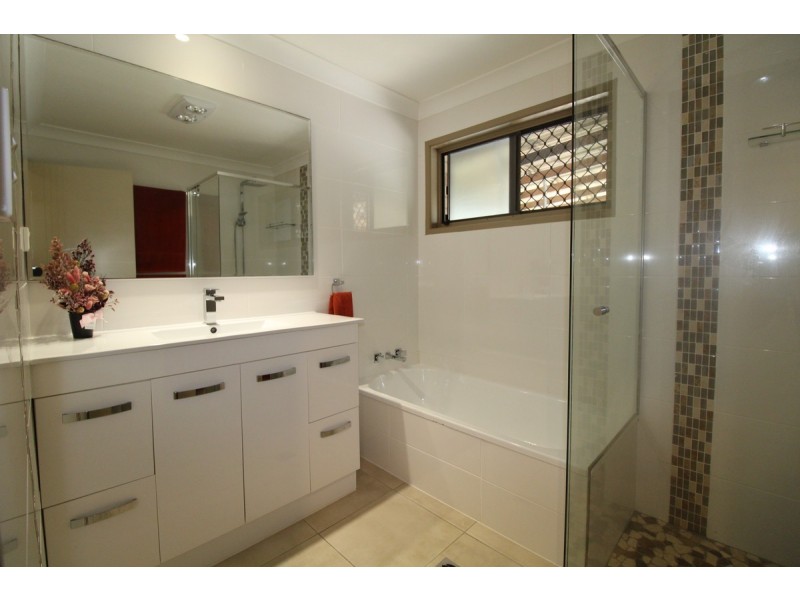 13 Alexander Drive, Highland Park QLD 4211