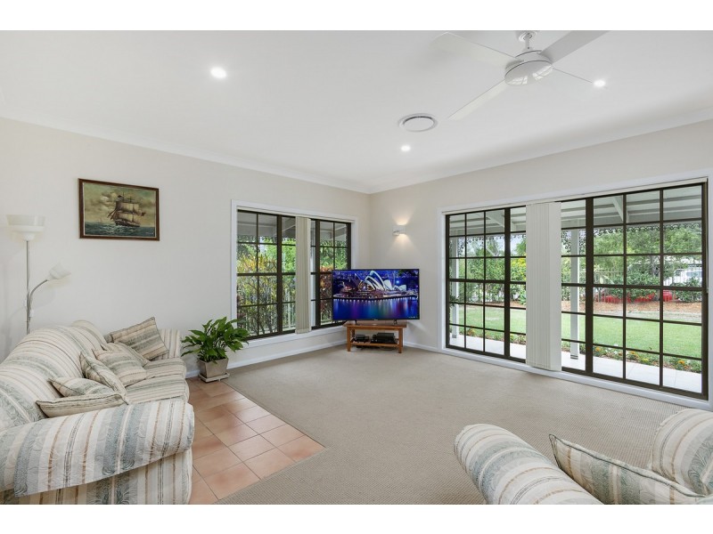 6 Strauss Court, Nerang QLD 4211