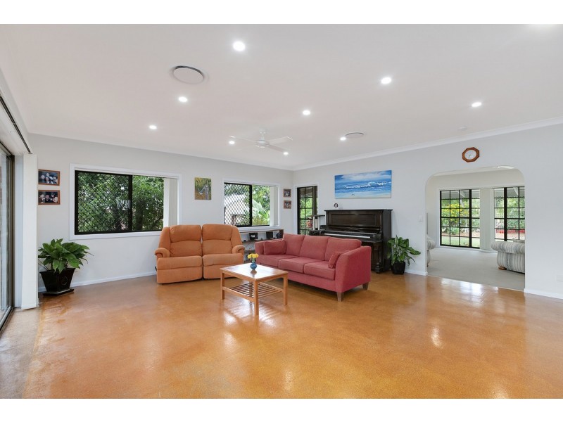 6 Strauss Court, Nerang QLD 4211