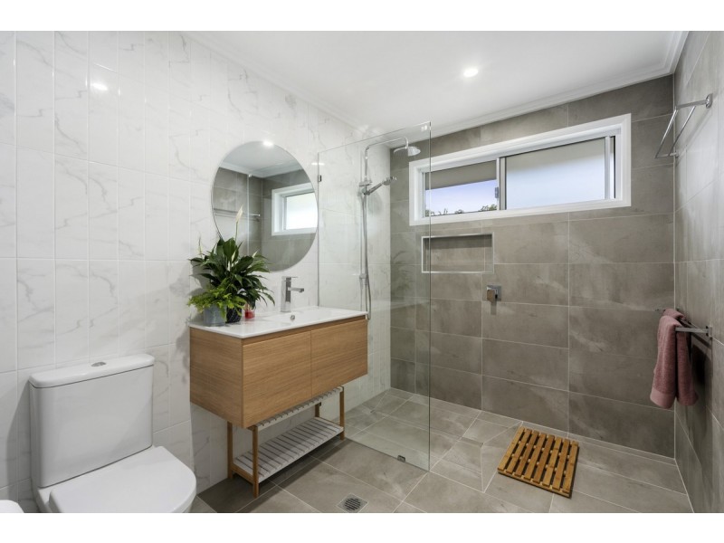 21 Woolmere Street, Carrara QLD 4211