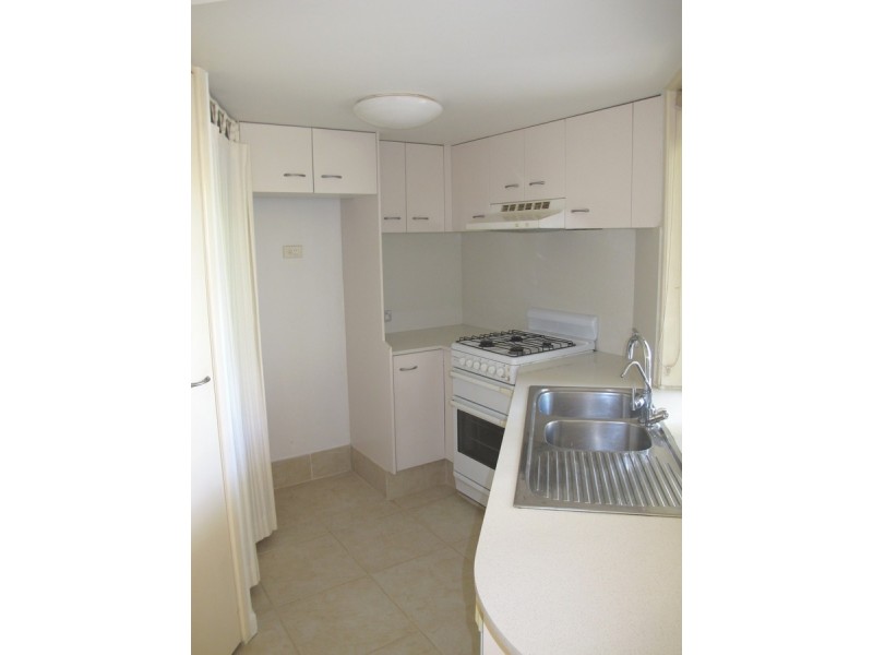 2/9 Stanhill Drive, Surfers Paradise QLD 4217