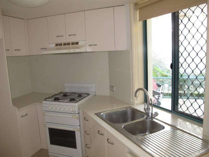 2/9 Stanhill Drive, Surfers Paradise QLD 4217