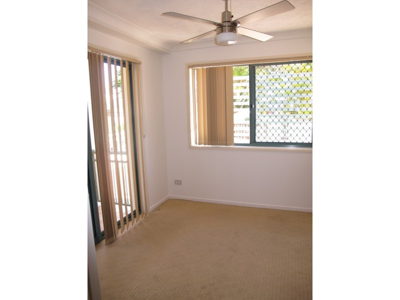 2/9 Stanhill Drive, Surfers Paradise QLD 4217