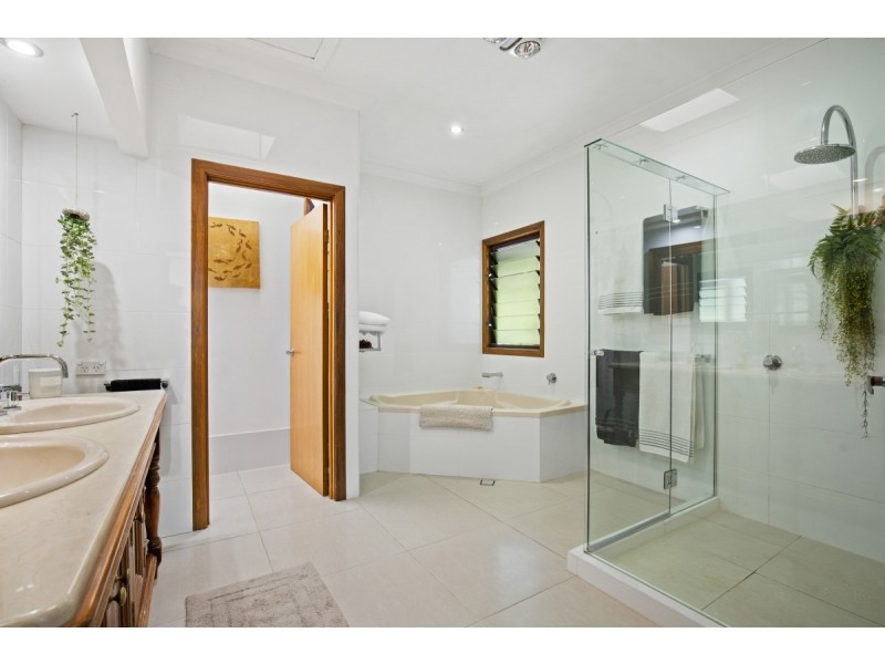 27 Petsch Creek Road, Tallebudgera Valley QLD 4228