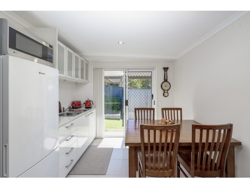 4 Kenneth Drive, Highland Park QLD 4211