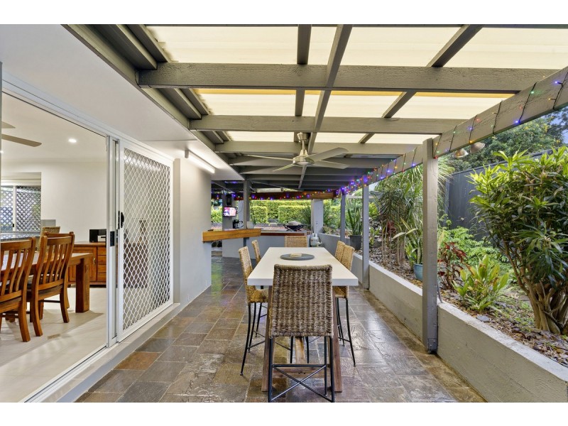 4 Kenneth Drive, Highland Park QLD 4211