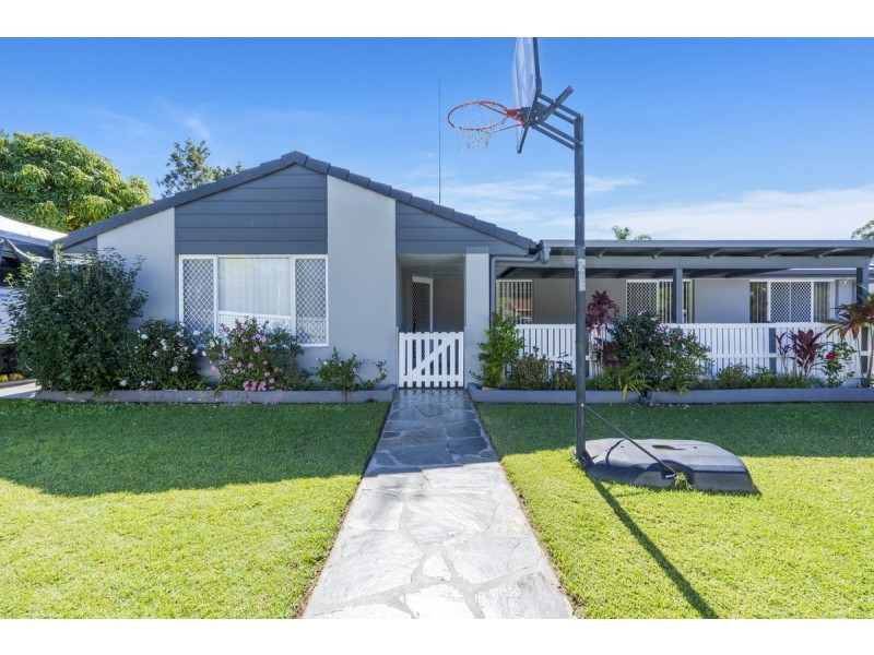 4 Kenneth Drive, Highland Park QLD 4211