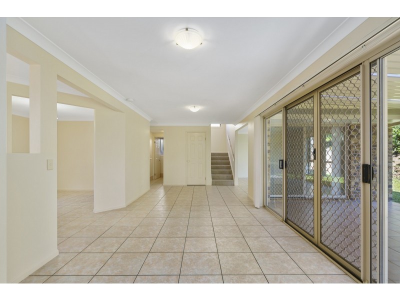 105 Armstrong Way, Highland Park QLD 4211