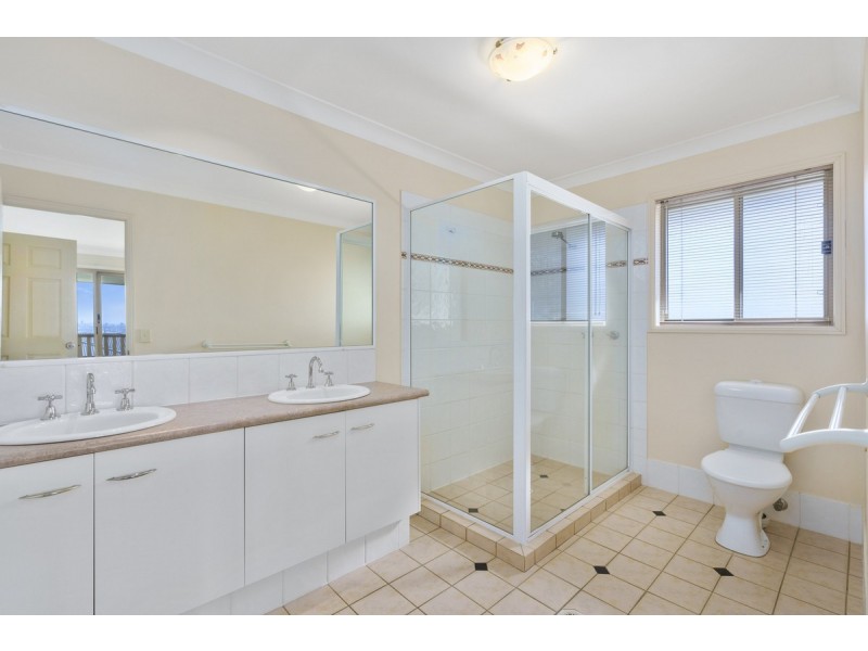 105 Armstrong Way, Highland Park QLD 4211