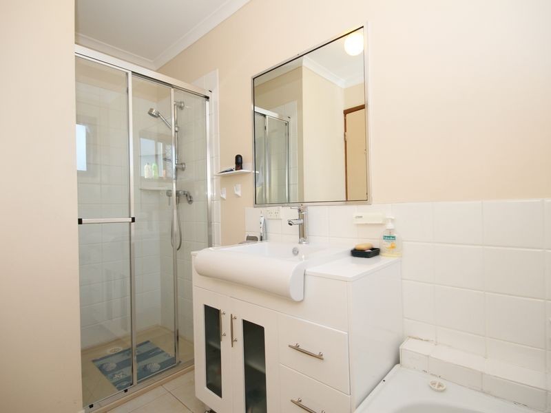 2/26 Gumbeel Court, Highland Park QLD 4211