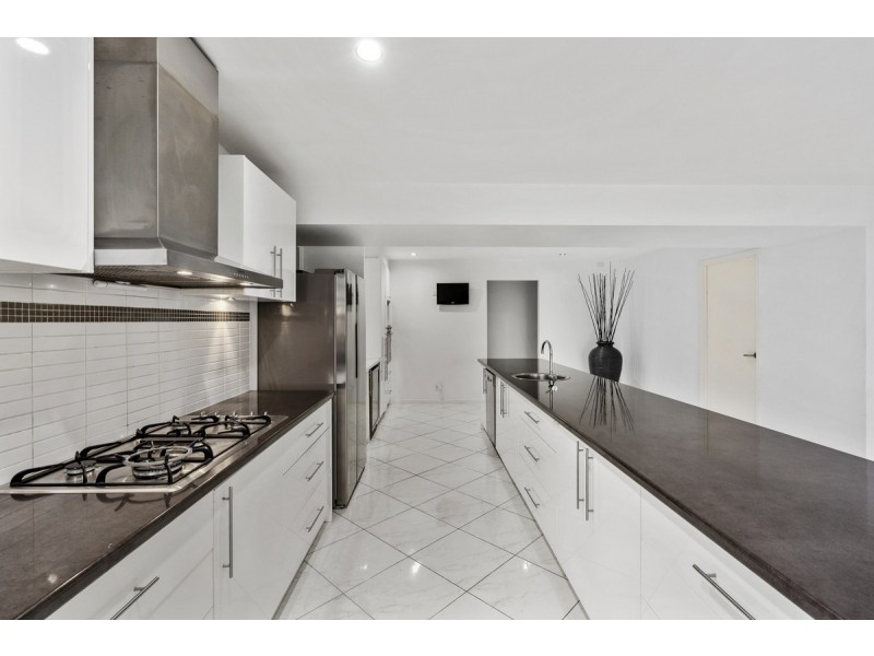 7 Forfar Court, Highland Park QLD 4211