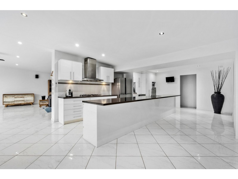7 Forfar Court, Highland Park QLD 4211