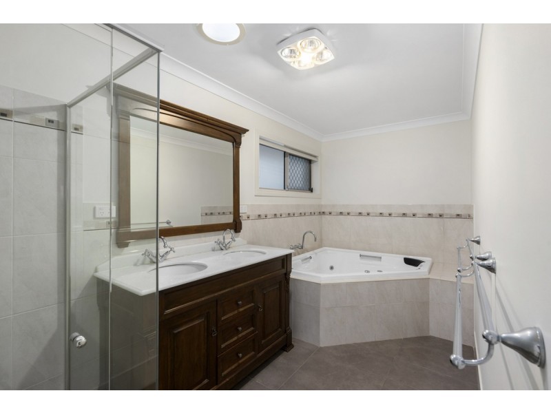 19 Teasdale Drive, Nerang QLD 4211