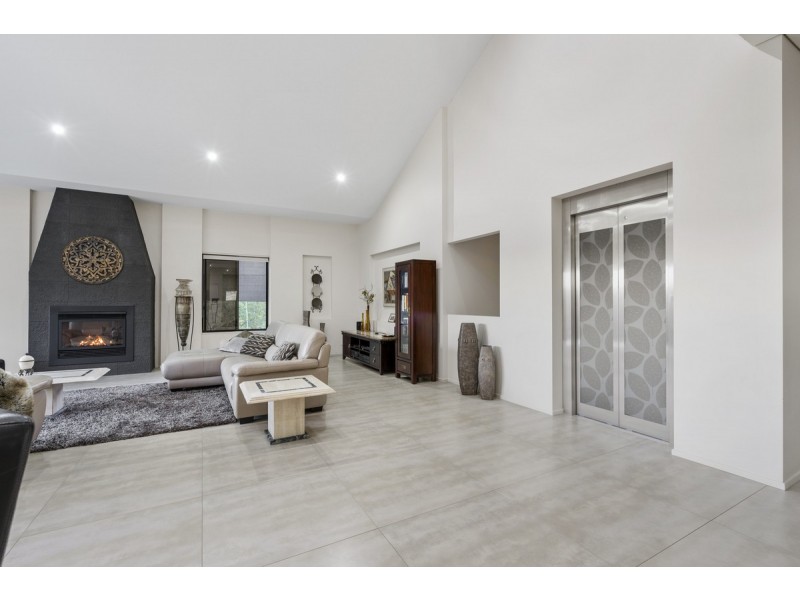 1 Carham Court, Nerang QLD 4211