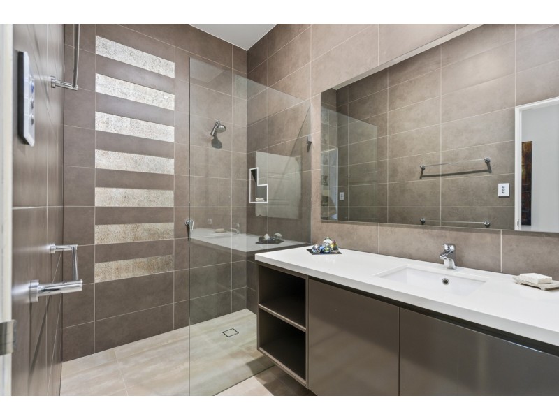 1 Carham Court, Nerang QLD 4211