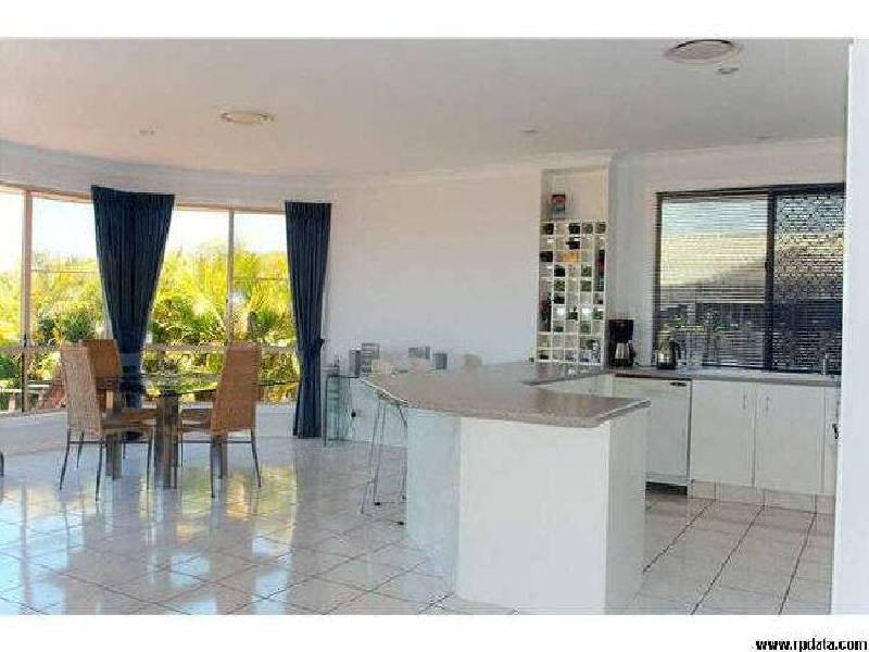 Highland Park QLD 4211