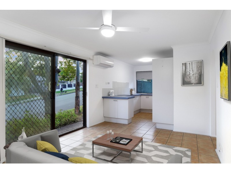 2/131 Cotlew Street, Ashmore QLD 4214