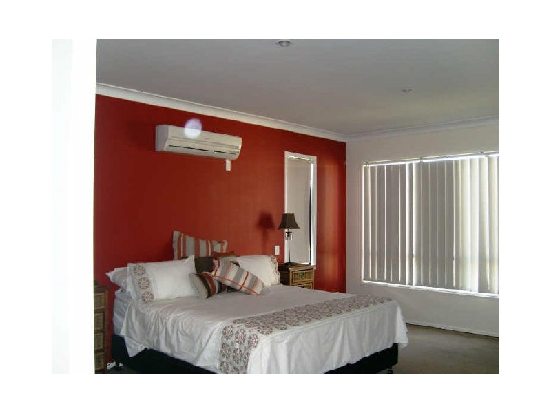 2/27 McRae Circuit, Pacific Pines QLD 4211