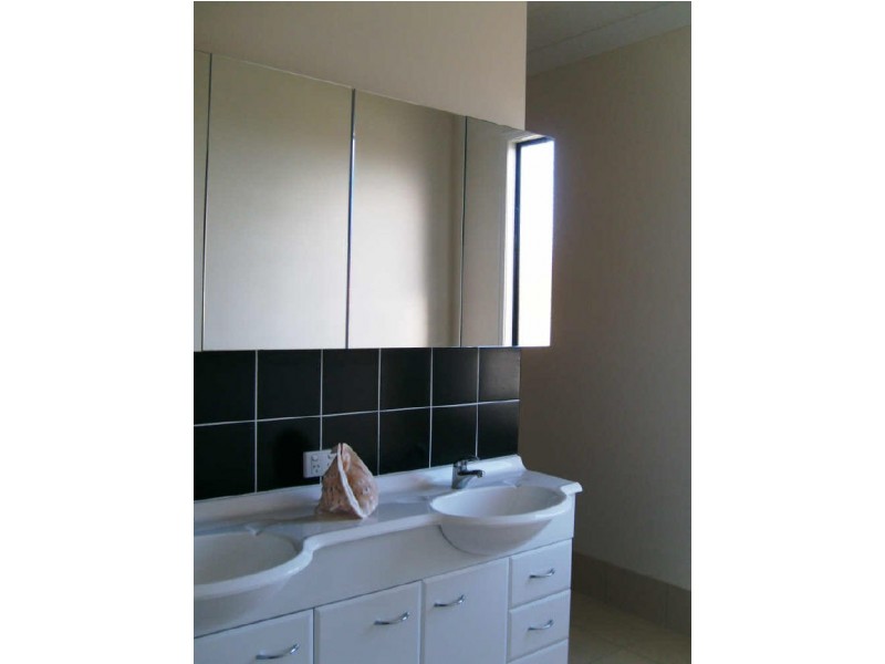 2/27 McRae Circuit, Pacific Pines QLD 4211