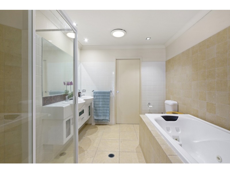 2078/1 The Vistas Drive, Carrara QLD 4211