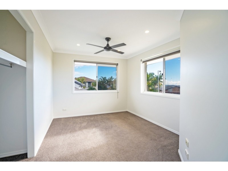 5 Ardrossan Place, Highland Park QLD 4211