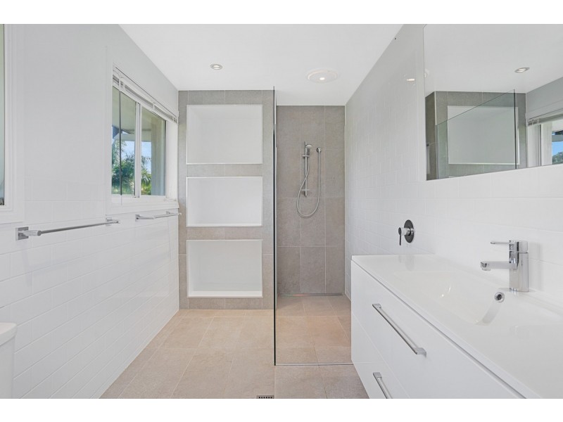 5 Ardrossan Place, Highland Park QLD 4211