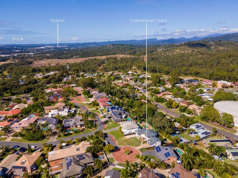 5 Ardrossan Place, Highland Park QLD 4211