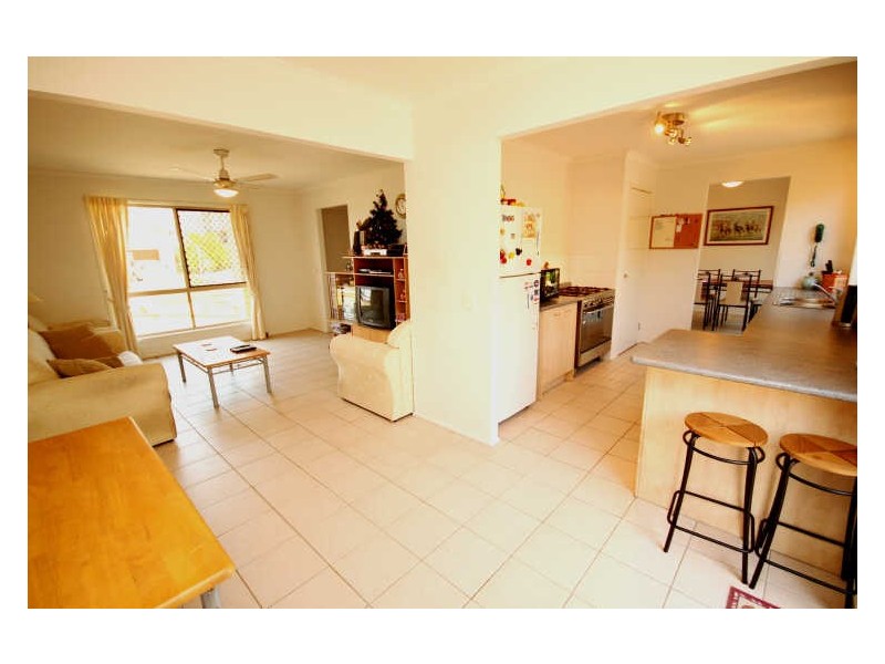 14 Zane Street, Molendinar QLD 4214