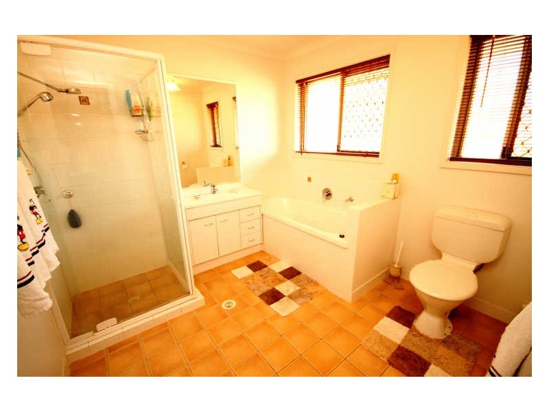 14 Zane Street, Molendinar QLD 4214