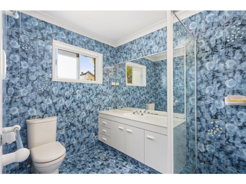 6 Binalong Drive, Ashmore QLD 4214