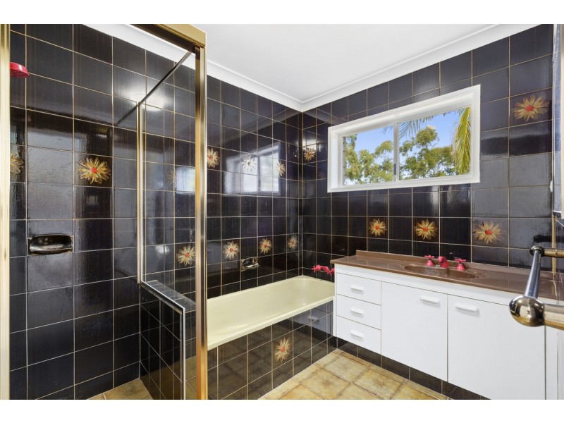 6 Binalong Drive, Ashmore QLD 4214