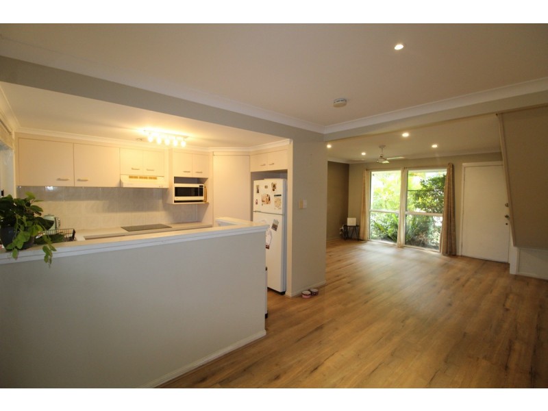 15/164 Alexander Drive, Highland Park QLD 4211