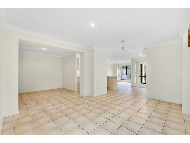 2/25 McRae Circuit, Pacific Pines QLD 4211