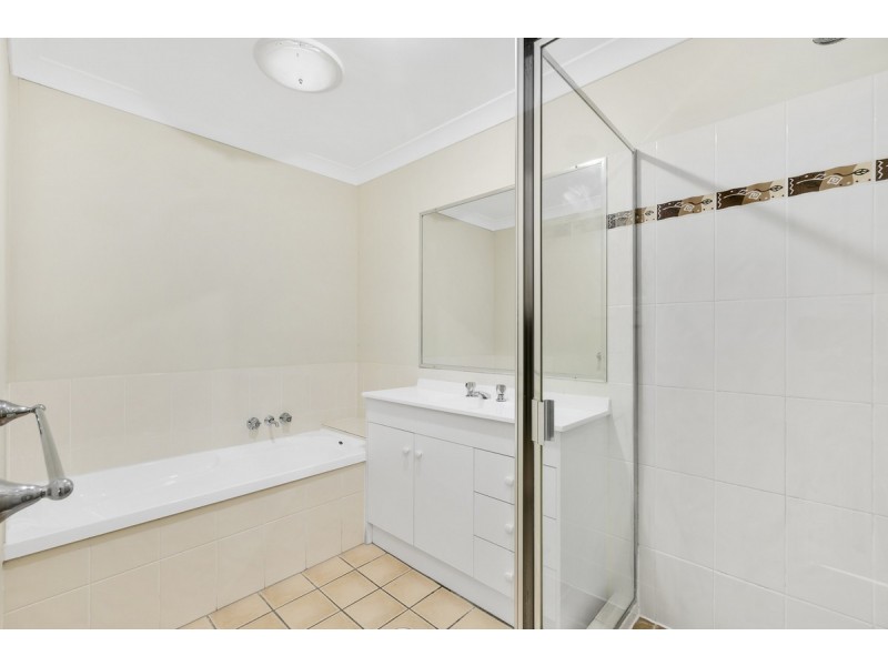 2/25 McRae Circuit, Pacific Pines QLD 4211