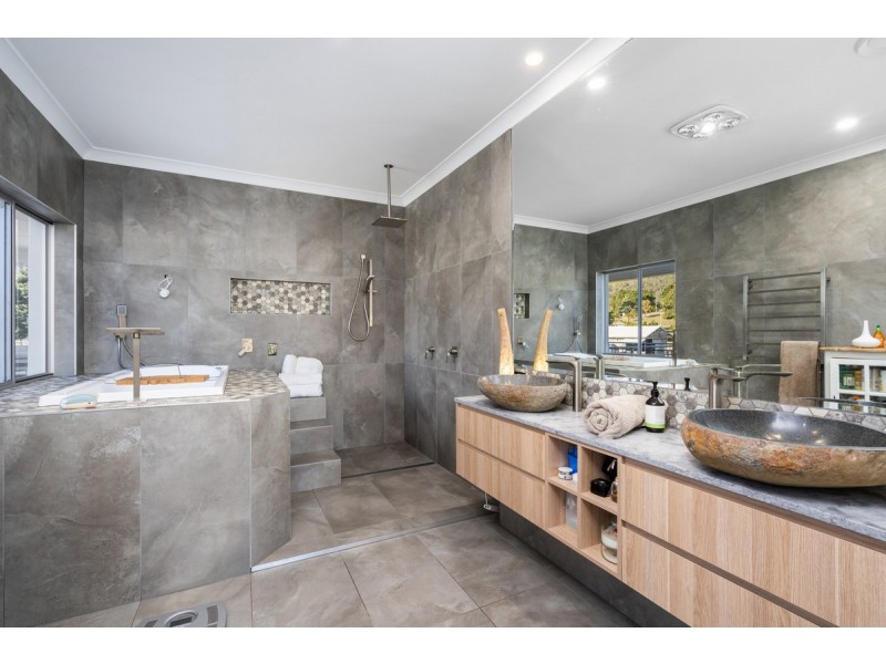 19-23 Gerara Court, Clagiraba QLD 4211