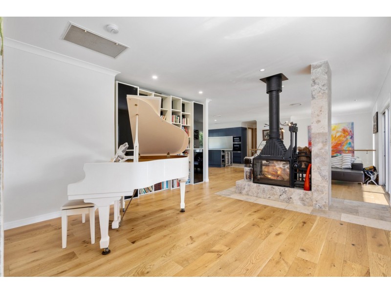 19-23 Gerara Court, Clagiraba QLD 4211