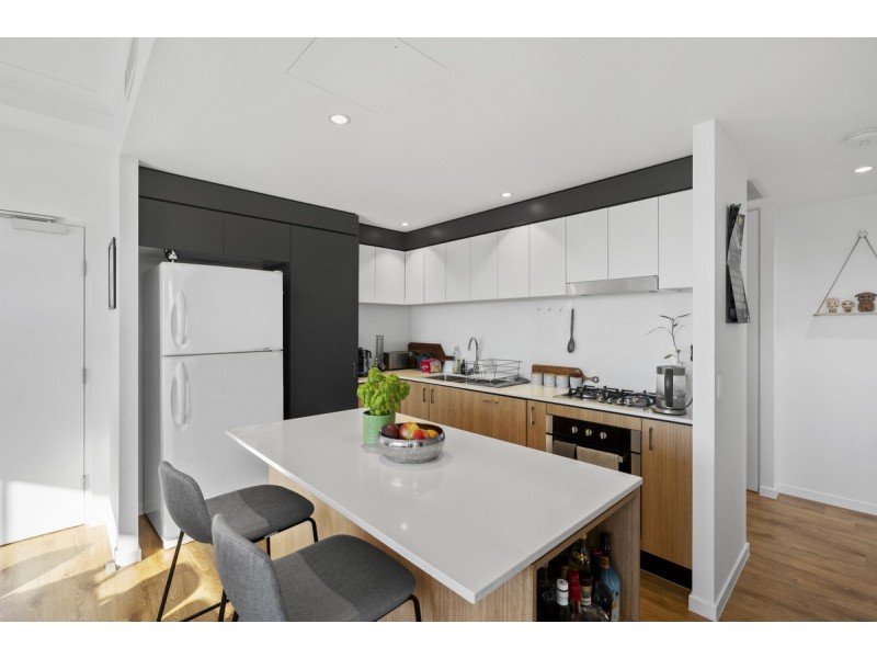 501/112 Palm Meadows Drive, Carrara QLD 4211