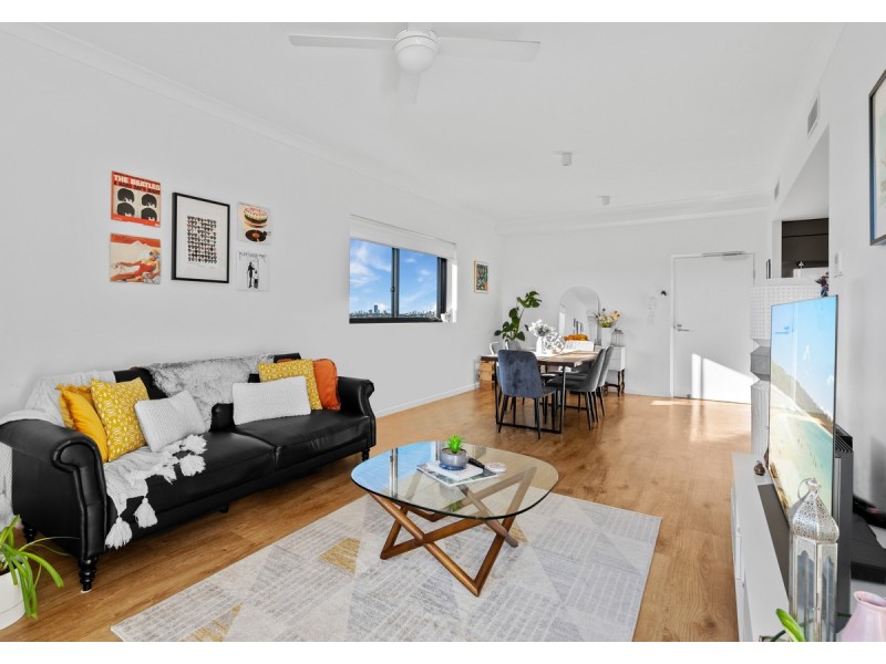 501/112 Palm Meadows Drive, Carrara QLD 4211