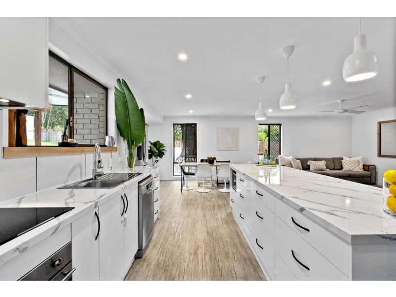 10 Culloden Court, Highland Park QLD 4211