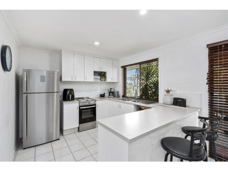 1/16 Gumbeel Court, Highland Park QLD 4211