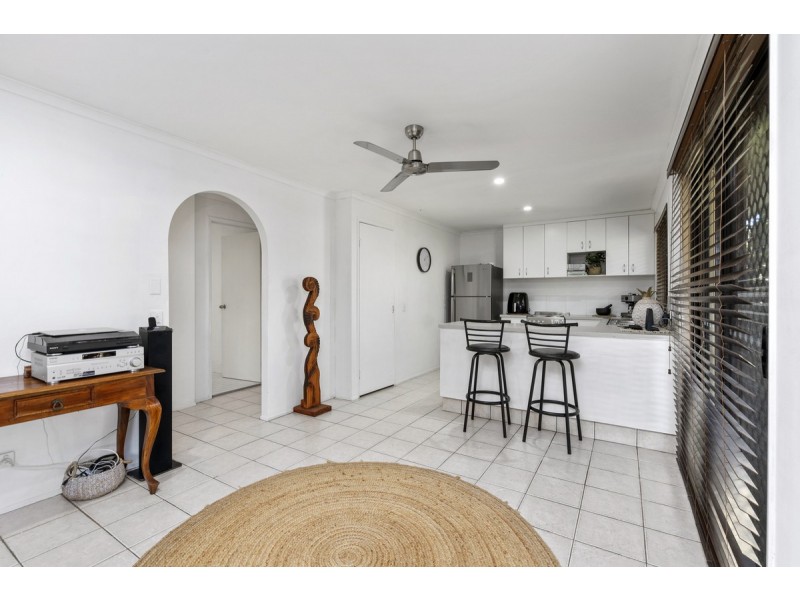 1/16 Gumbeel Court, Highland Park QLD 4211