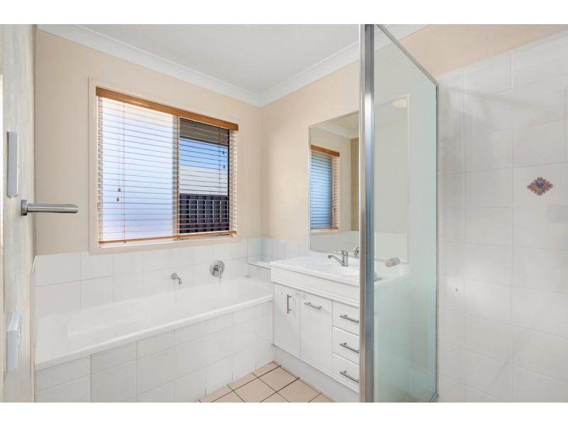 12 Abbey Rose Way, Nerang QLD 4211