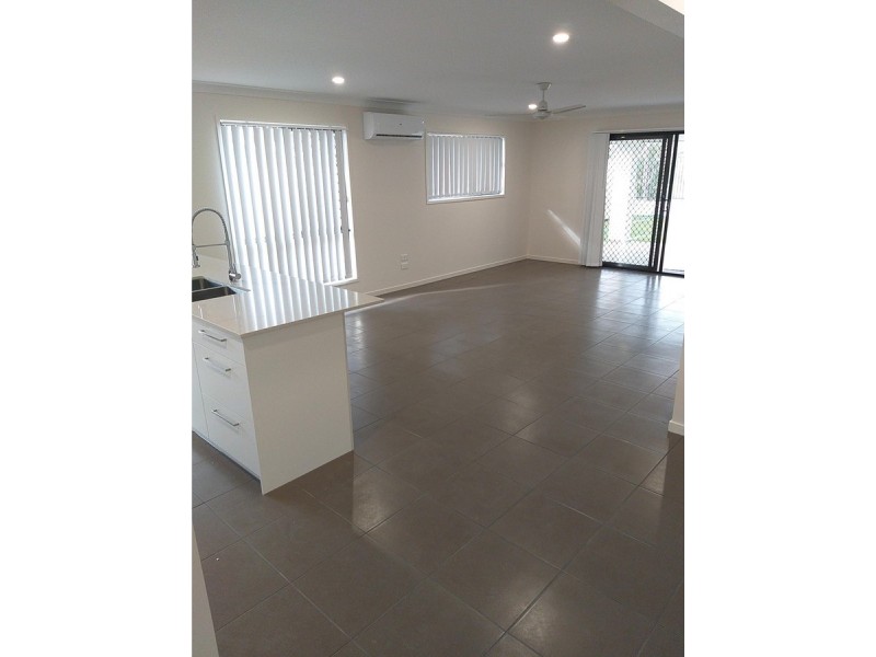 14 Macintyre Street, Holmview QLD 4207