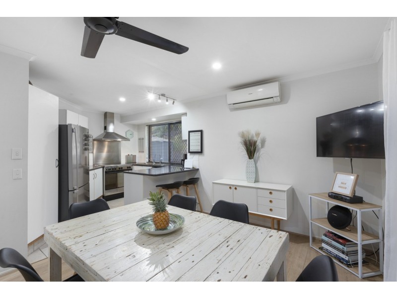 1 Beau Court, Highland Park QLD 4211