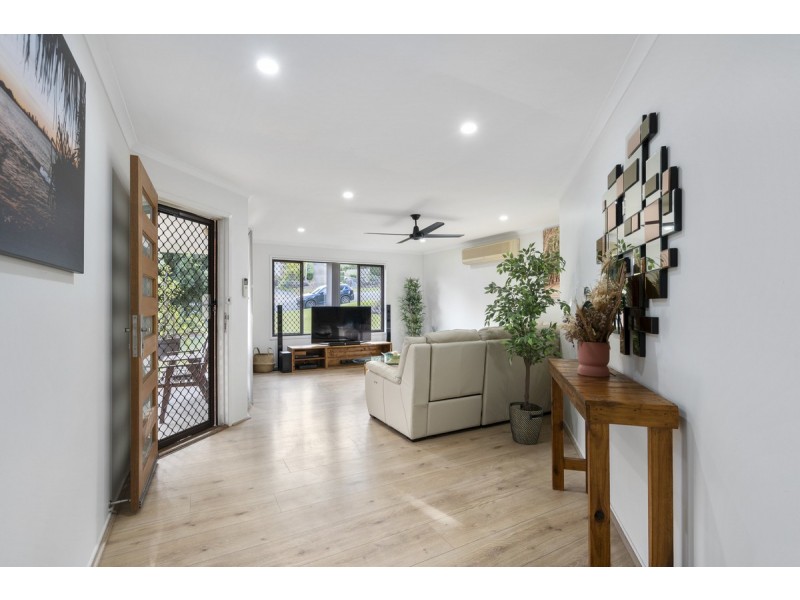 1 Beau Court, Highland Park QLD 4211