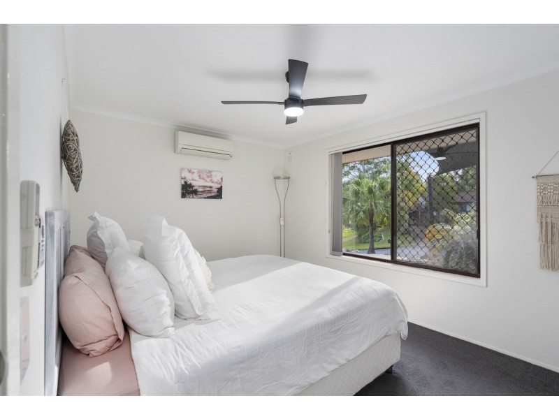 1 Beau Court, Highland Park QLD 4211