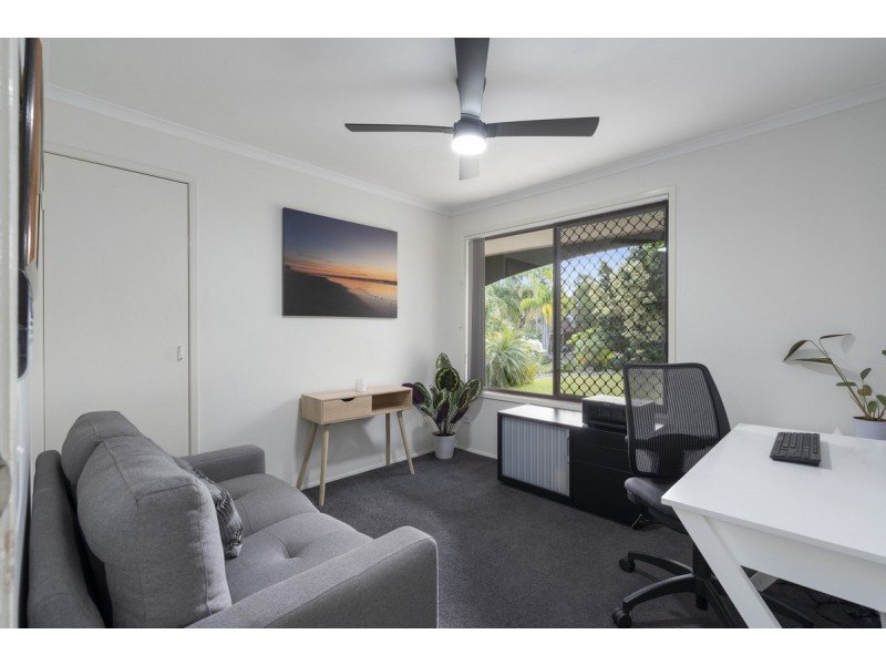 1 Beau Court, Highland Park QLD 4211
