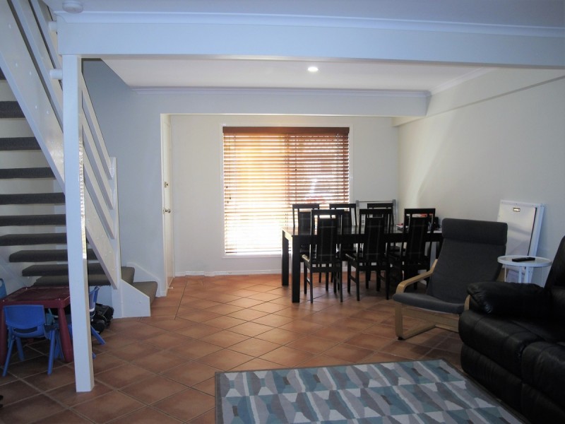 11/125 Pappas Way, Carrara QLD 4211